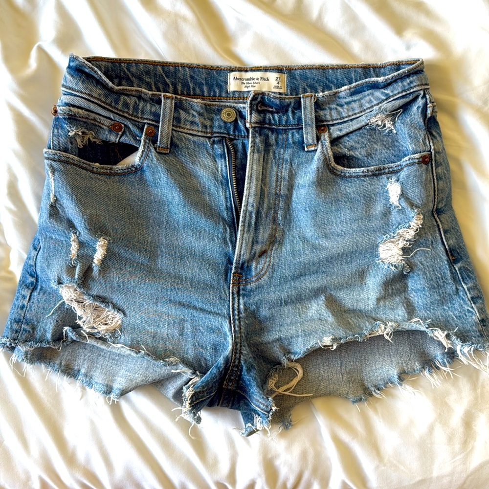 Abercrombie & Fitch Mom Short High Rise size 27 / 4